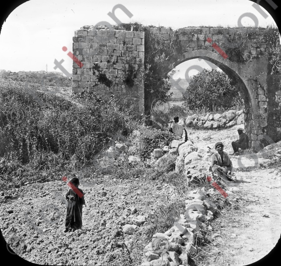 Tor In Samarien | Gate In Samaria - Foto foticon-simon-129-016-sw.jpg | foticon.de - Bilddatenbank für Motive aus Geschichte und Kultur